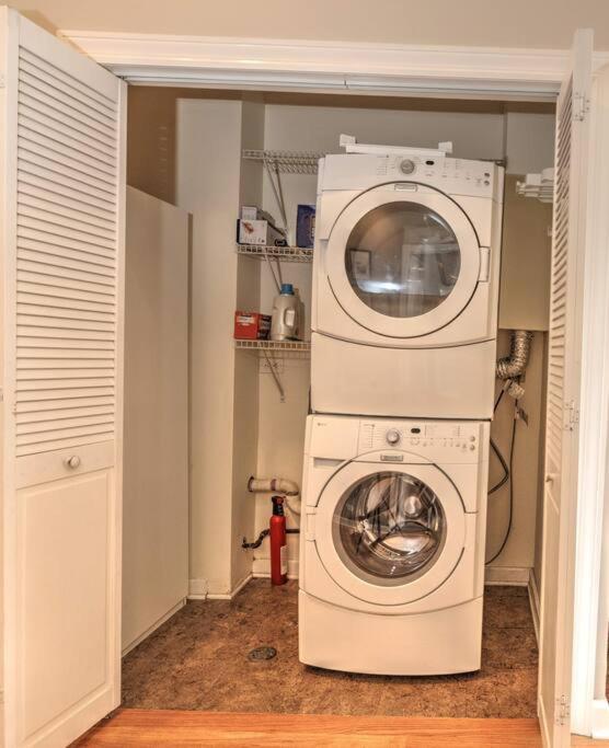 Spacious Row Home Next Transit Near Downtown W Parking Chicago Exterior photo