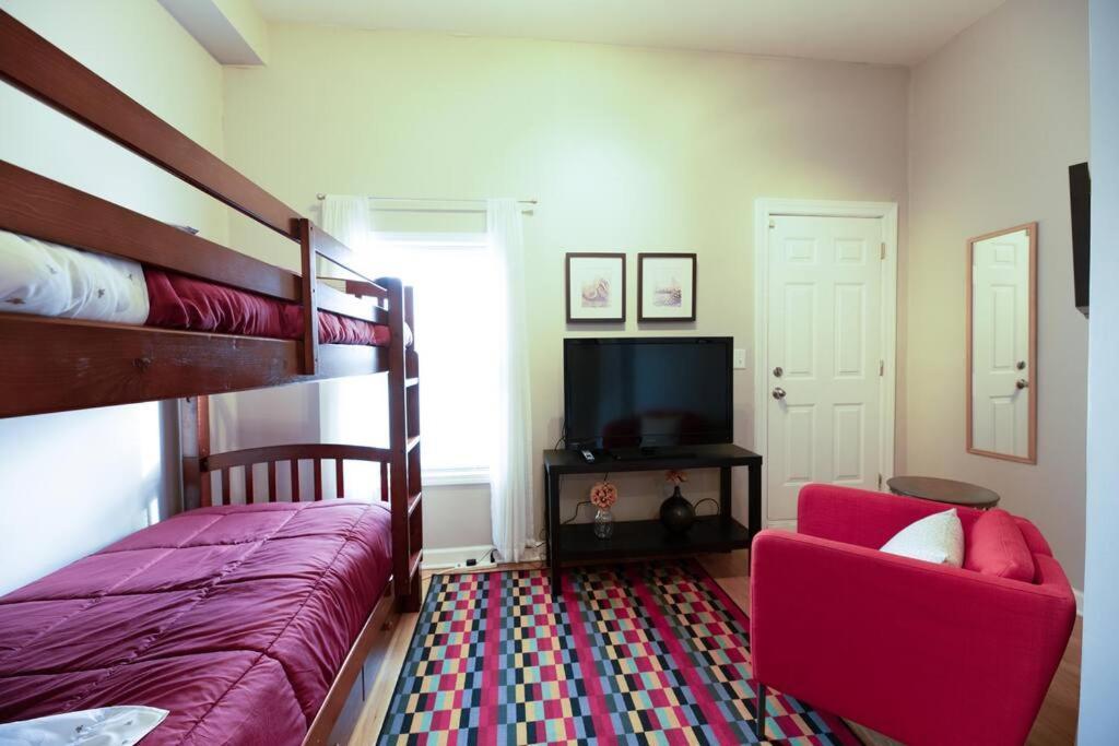 Spacious Row Home Next Transit Near Downtown W Parking Chicago Exterior photo