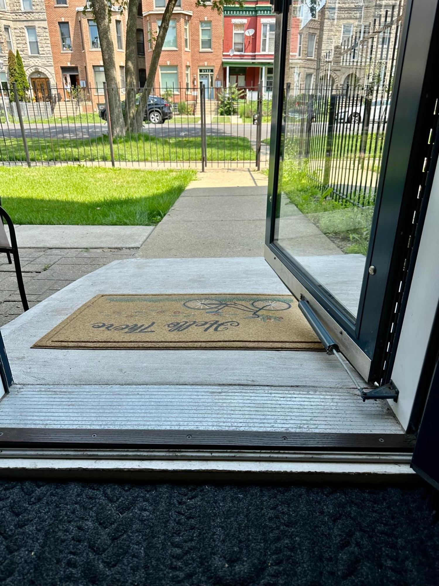 Spacious Row Home Next Transit Near Downtown W Parking Chicago Exterior photo