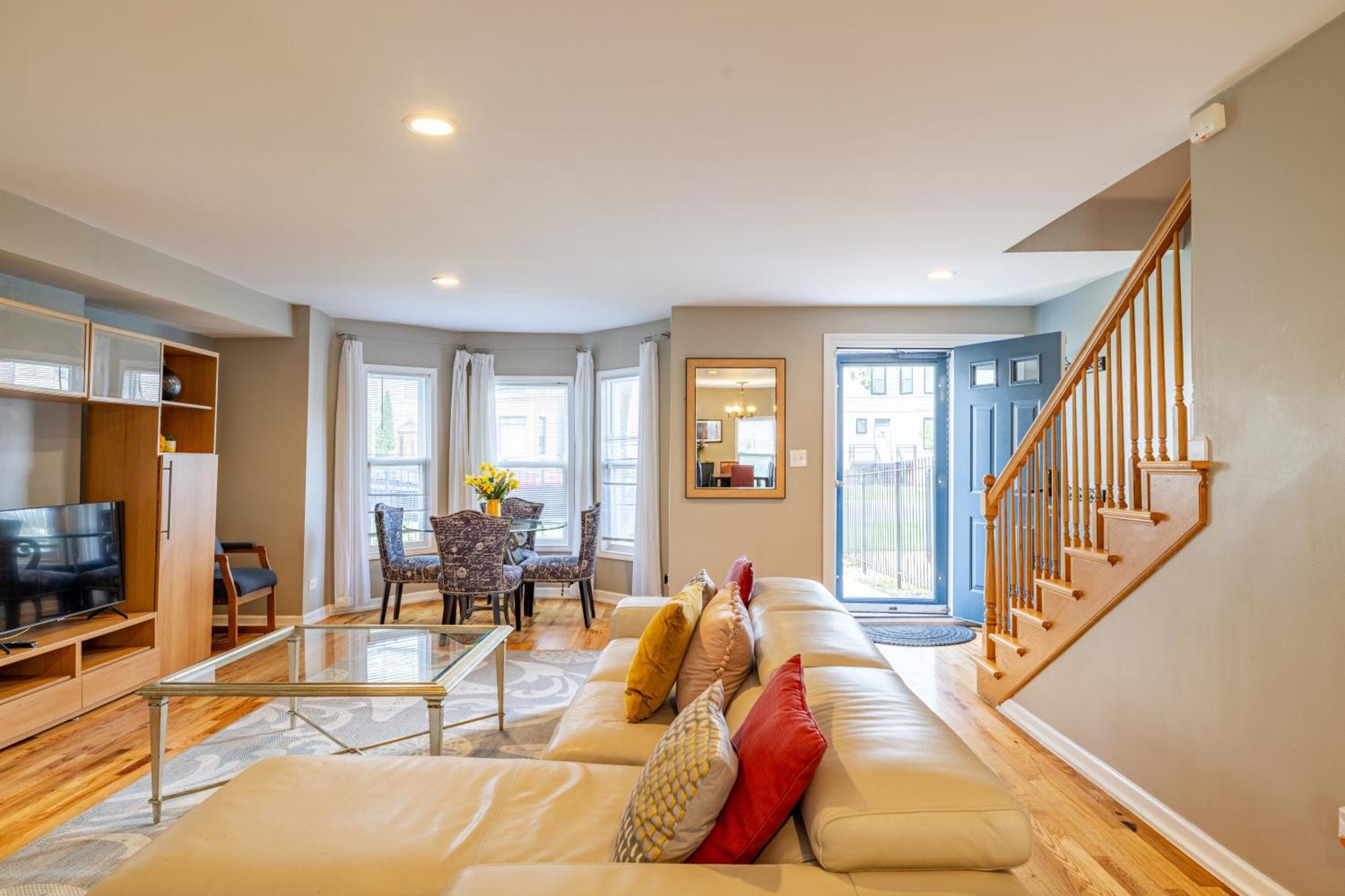 Spacious Row Home Next Transit Near Downtown W Parking Chicago Exterior photo