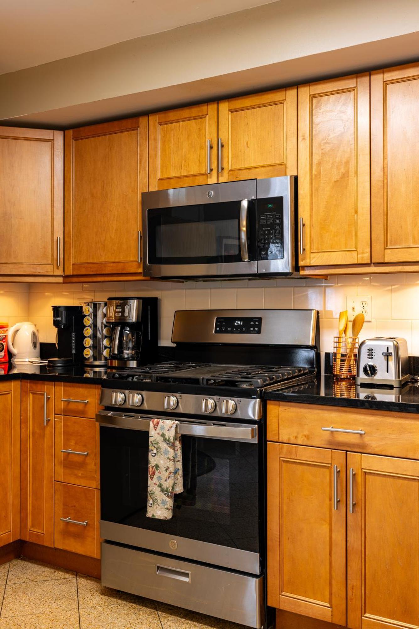 Spacious Row Home Next Transit Near Downtown W Parking Chicago Exterior photo